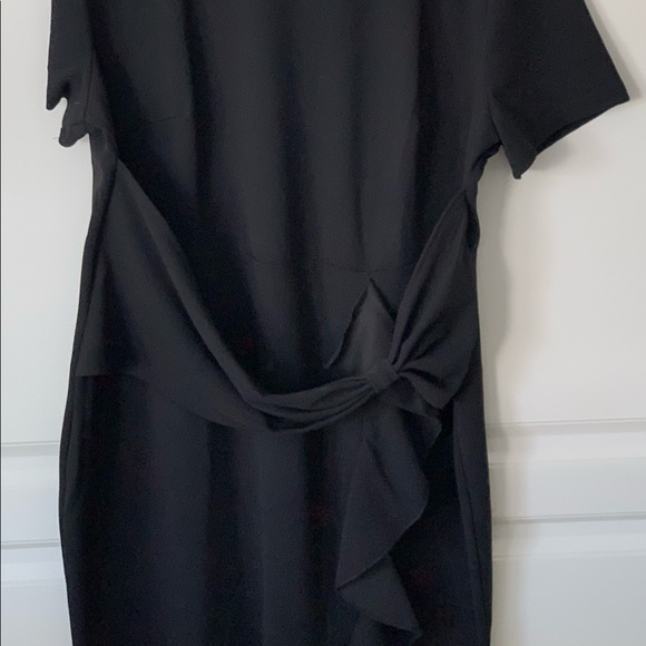 Short sleeve short black comfortable dress. - Picture 9 of 9